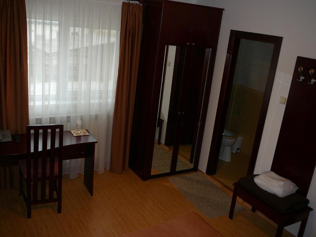 Casa Irma - Rooms For Rent Bacău Exterior foto