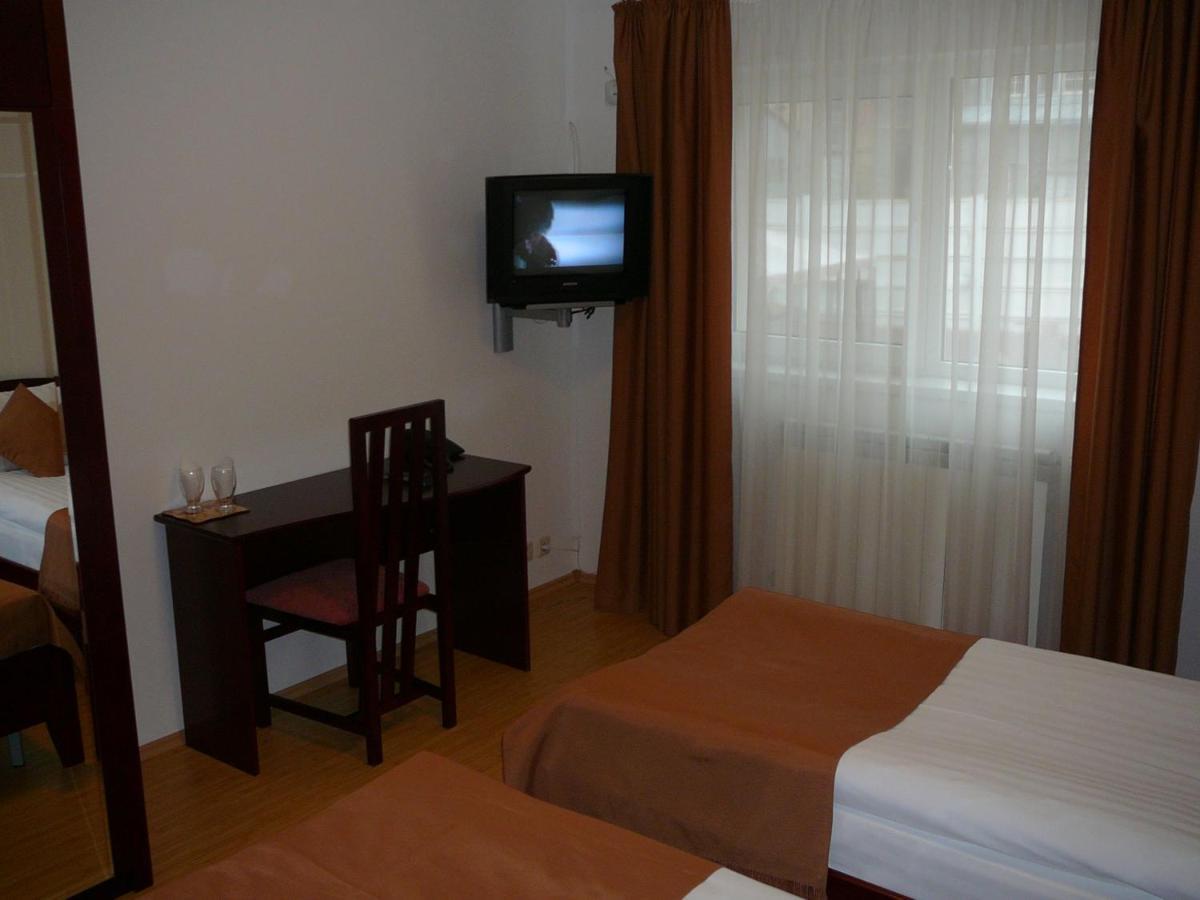 Casa Irma - Rooms For Rent Bacău Exterior foto