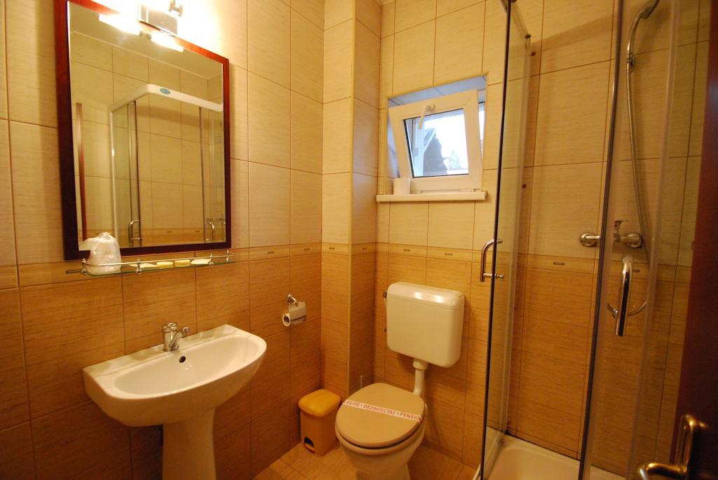 Casa Irma - Rooms For Rent Bacău Habitación foto